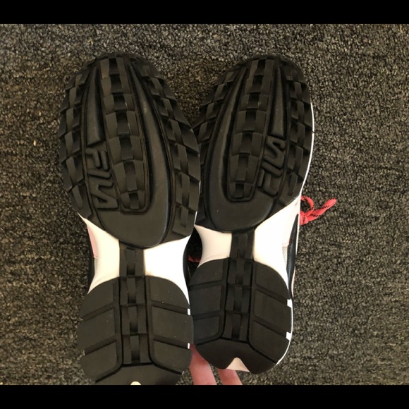 Fila Shoes - Picture 5 of 5